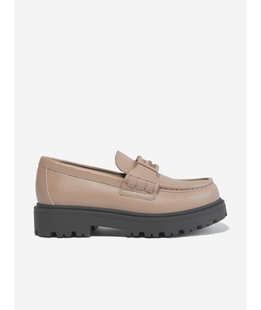 Fendi Kids Leather Logo Loafers in Beige Faites des économies